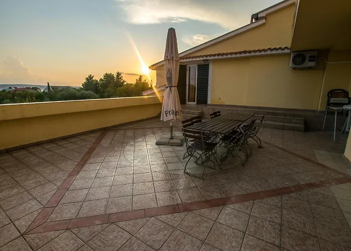 With Parking Space Starigrad, Paklenica - 25376 דירה *